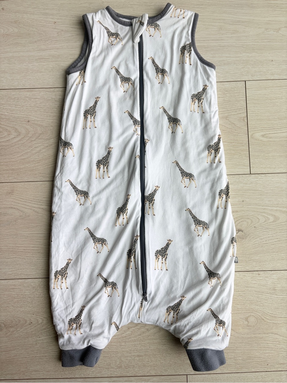 Kyte Baby White Giraffe Print Sleep Sack Walker 6-18 months